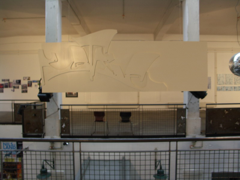 041212_offthewall04_18